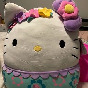 Hello Kitty Squishmallow